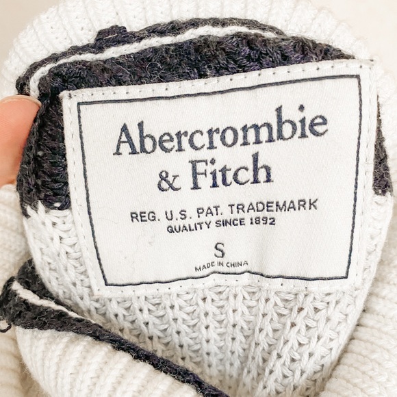 Like new! Abercrombie Striped Knit Sweater Tank - Size Small - Picture 8 of 9